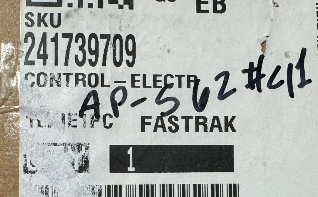 241739709 Genuine OEM Frigidaire Refrigerator Electronic Control Board — thumbnail 4