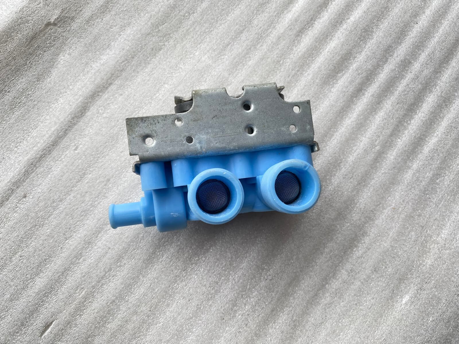 Genuine Frigidaire Washer Valve 5303207418 — thumbnail 3