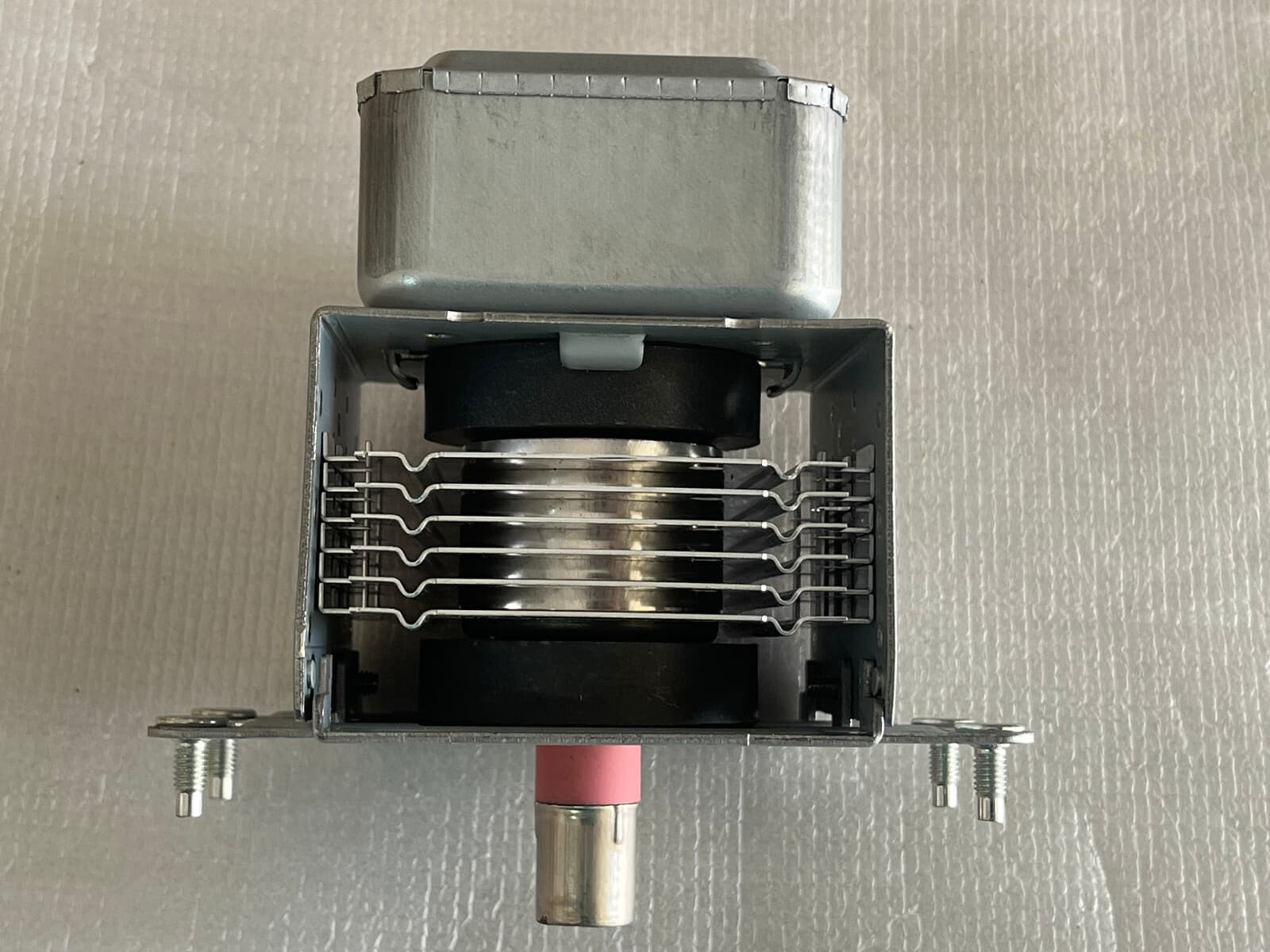 Genuine  Magic Chef Magnetron 3518000700 — thumbnail 5