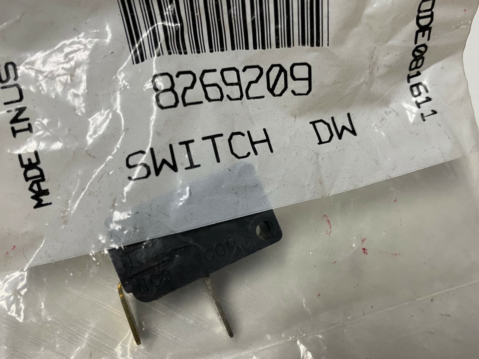Genuine OEM Whirlpool  Door Switch 8269209 — thumbnail 4