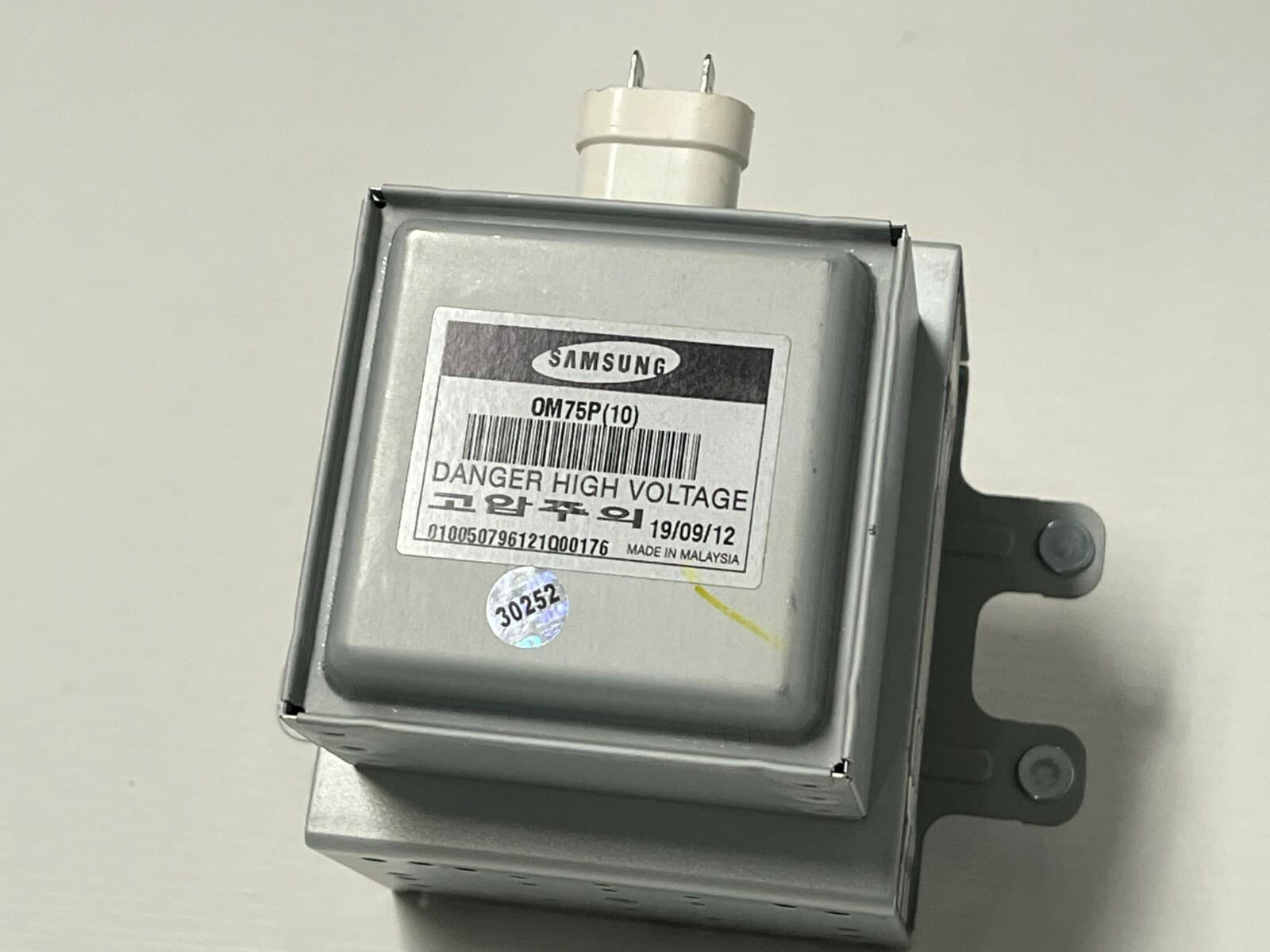 Genuine OEM  Samsung Microwave Assy-Magnetron W10126786 — thumbnail 5