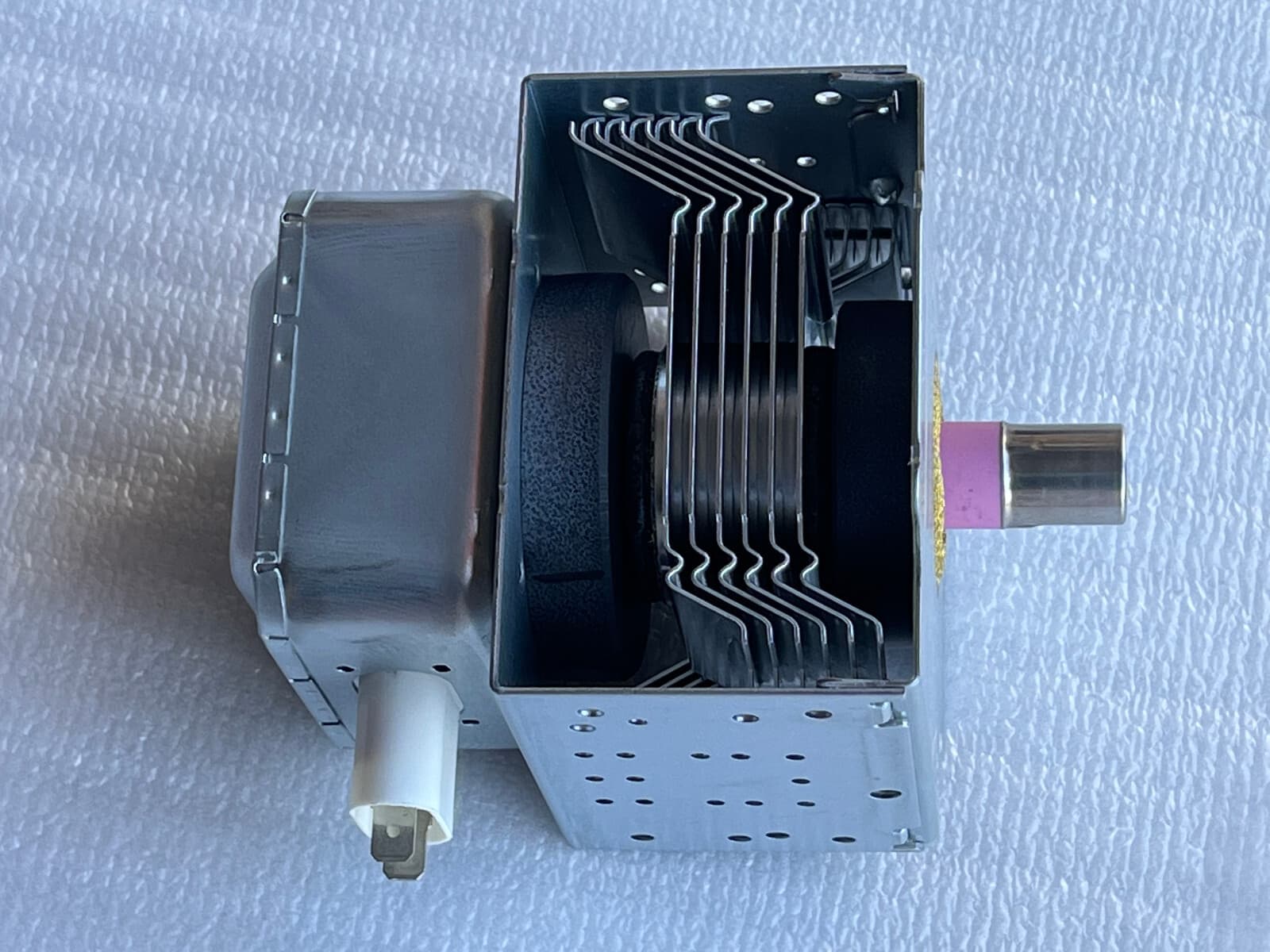 New Genuine GE Miccrowave Magnetron WB27X11191 — thumbnail 2