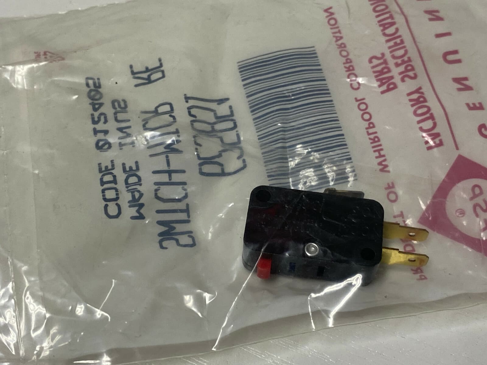 New Genuine OEM Whirlpool Refrigerator Micro Switch  625851