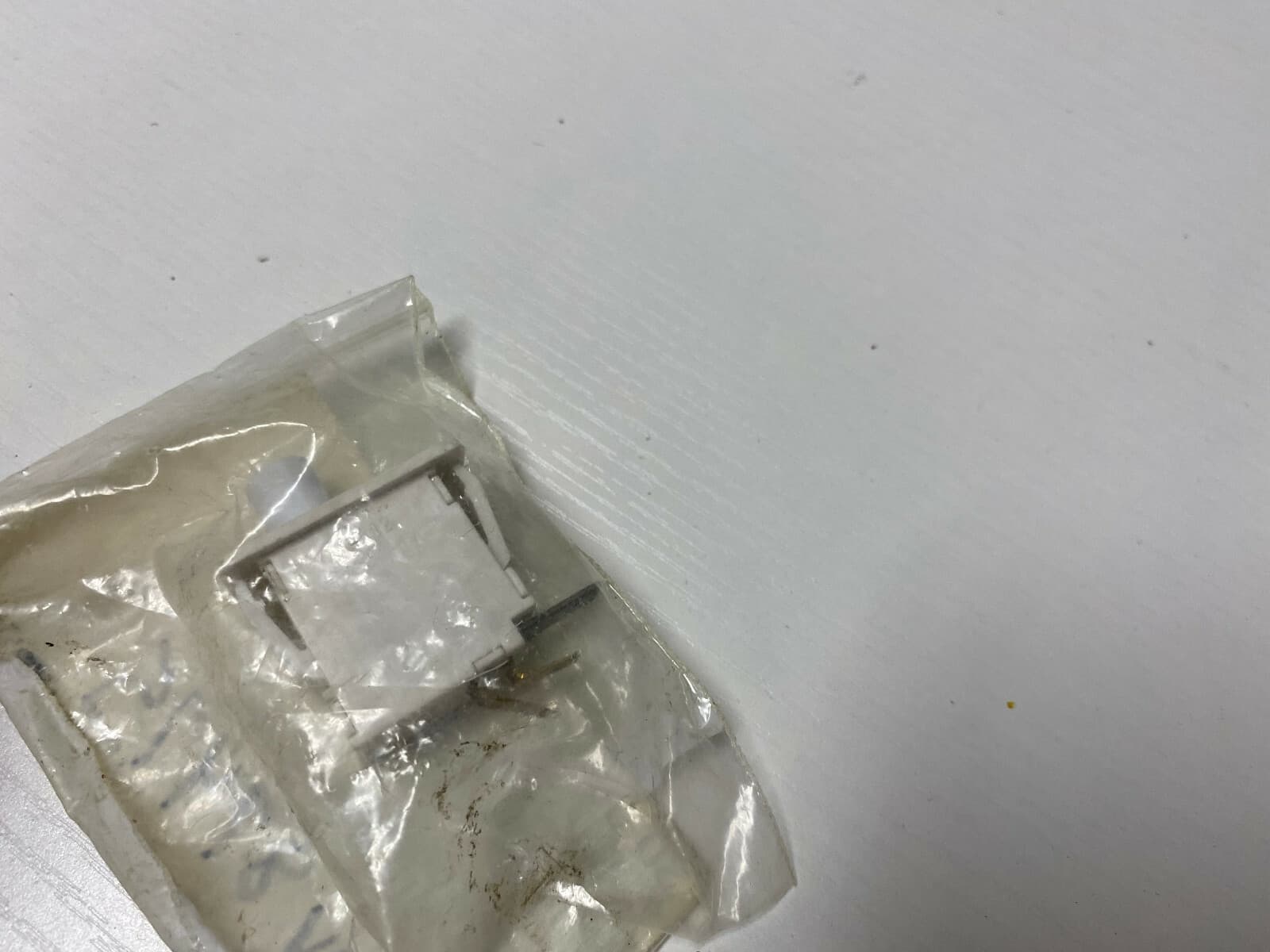 OEM Whirlpool  Door Switch 504570 — thumbnail 2