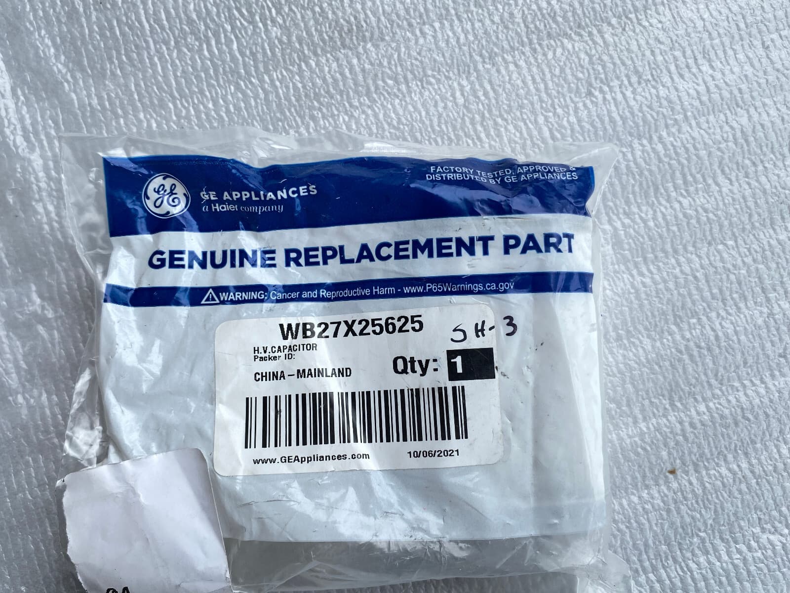 New Genuine GE Microwave Capacitor WB27X25625 — thumbnail 4