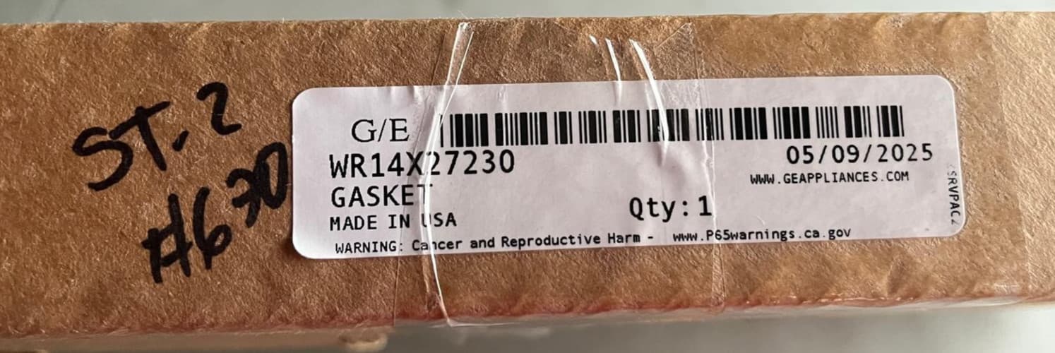 New Genuine GE Freezer Door Gasket (White) GTE17GTNDRWW WR14X27230 — thumbnail 3
