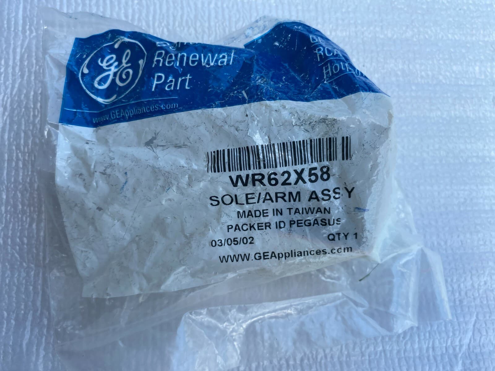New Genuine GE Refrigerator Dispenser Solenoid WR62X58 — thumbnail 3