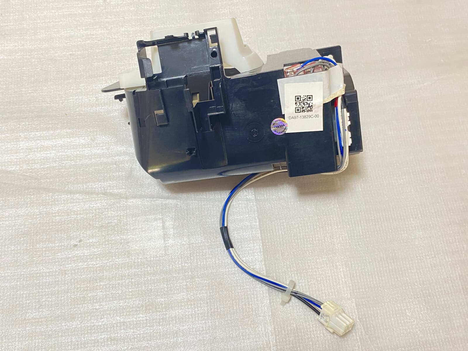 Genuine OEM Samsung Refrigerator Ice Dispenser DA97-13829C — thumbnail 4