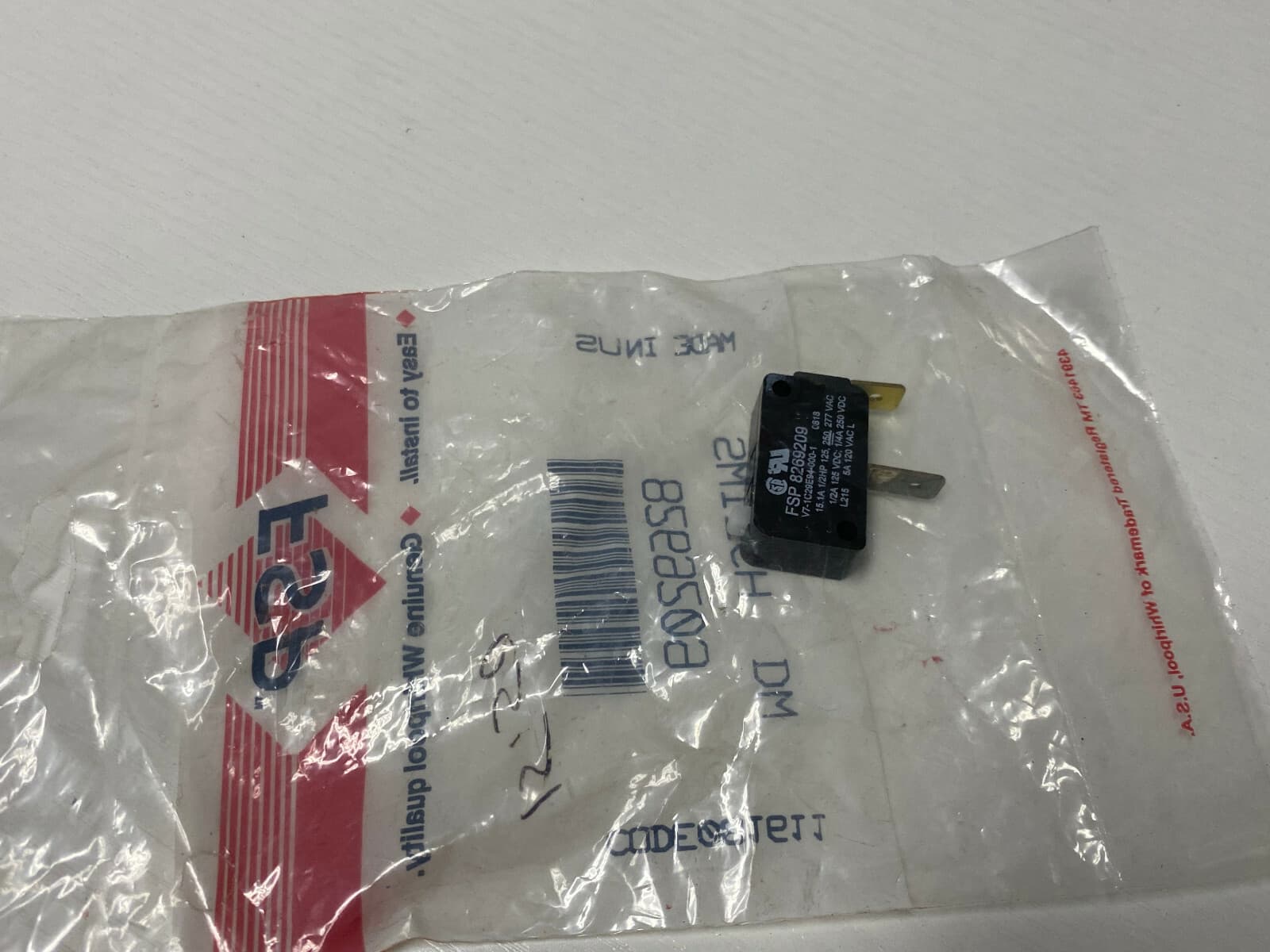Genuine OEM Whirlpool  Door Switch 8269209 — thumbnail 5