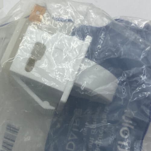 New Genuine Frigidaire Refrigerator Door Switch 5304520495 — thumbnail 2