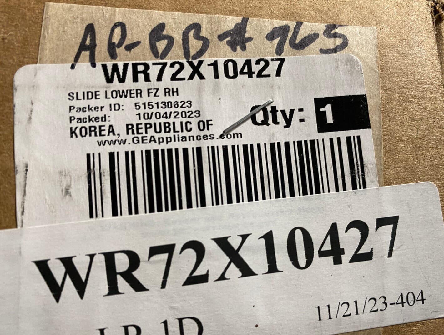 New Genuine OEM GE Refrigerator Freezer Lower RH WR72X10427 — thumbnail 3