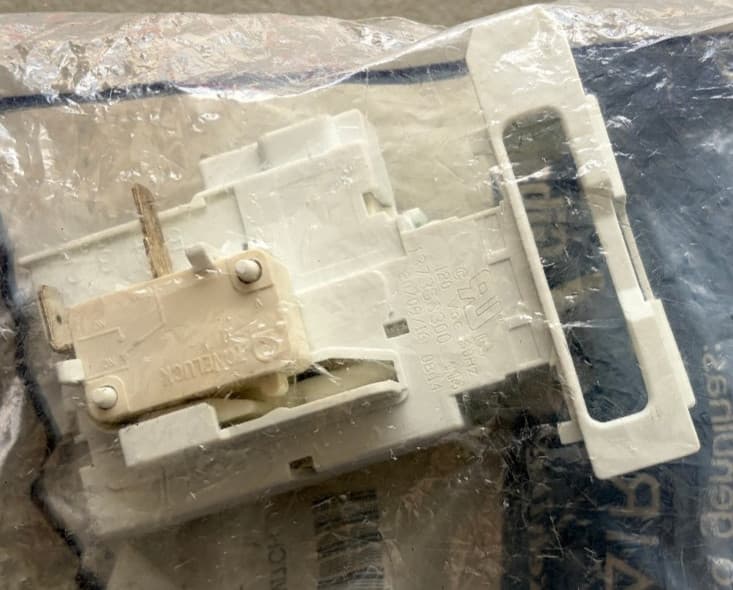 137353300 OEM Frigidaire Washer Door Latch with Switch New Genuine — thumbnail 2