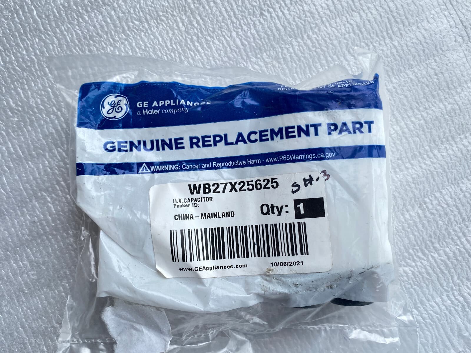 New Genuine GE Microwave Capacitor WB27X25625 — thumbnail 3