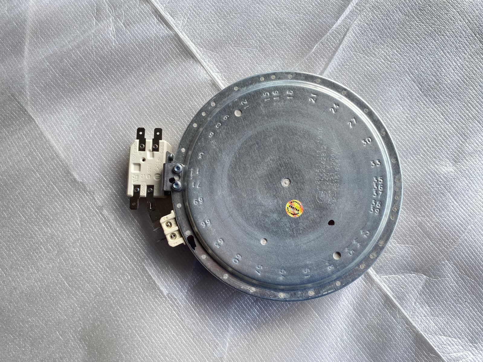 New Genuine Frigidaire Surface Element 6" 318198817 — thumbnail 3