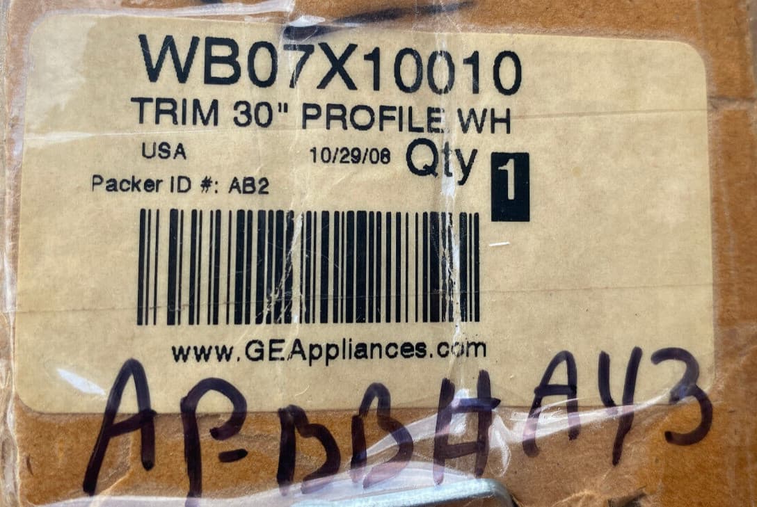New Genuine OEM GE Range Trim 30" Profile White WB07X10010 — thumbnail 3